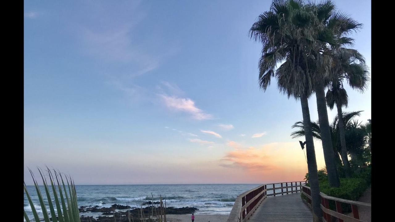 Mi Capricho 170 Beachfront Apartment Sitio de Calahonda エクステリア 写真