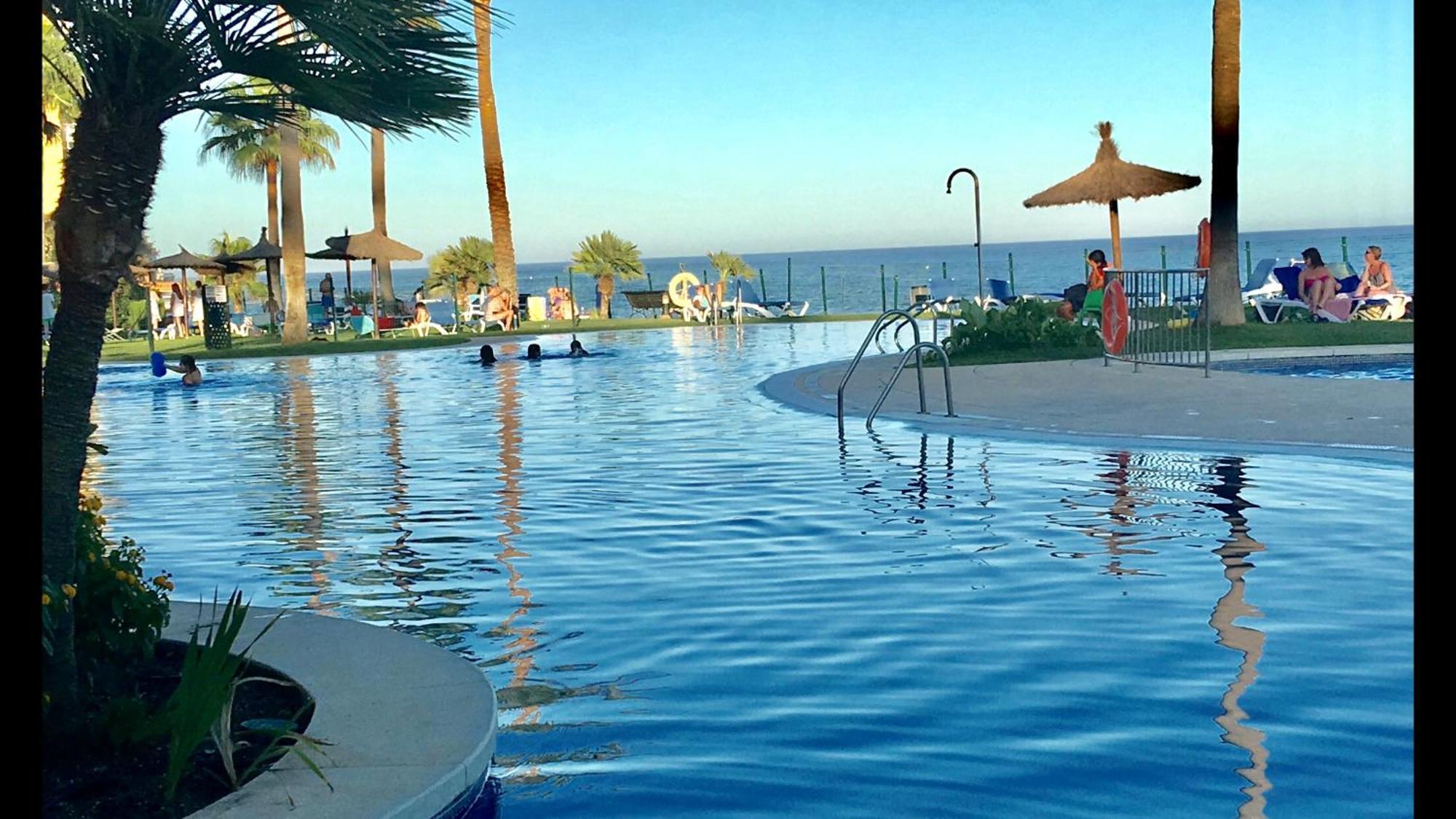 Mi Capricho 170 Beachfront Apartment Sitio de Calahonda エクステリア 写真